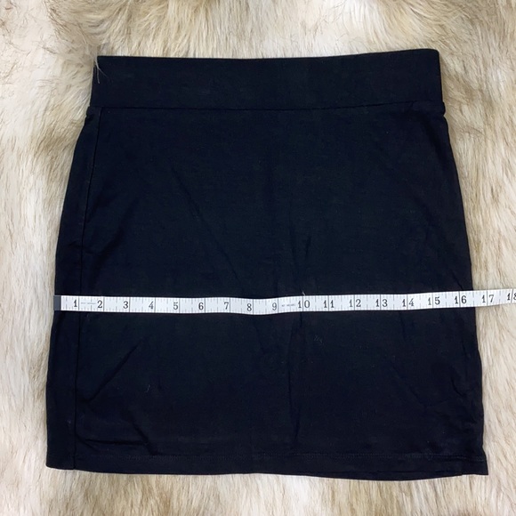 BLQ Black Mini Skirt, Size 1, New without Tags - Picture 7 of 11